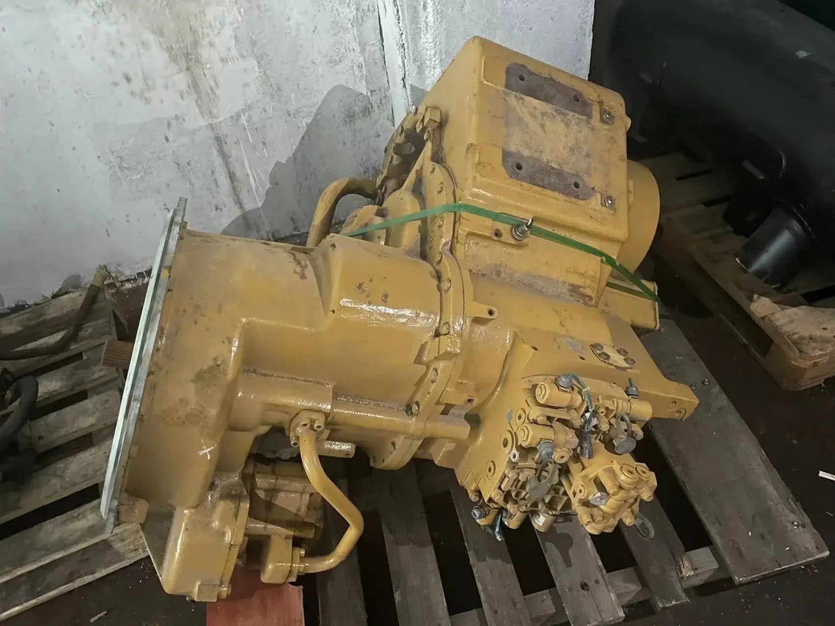 Transmission Assembly 476-1295 for CAT 950GC Wheel Loader