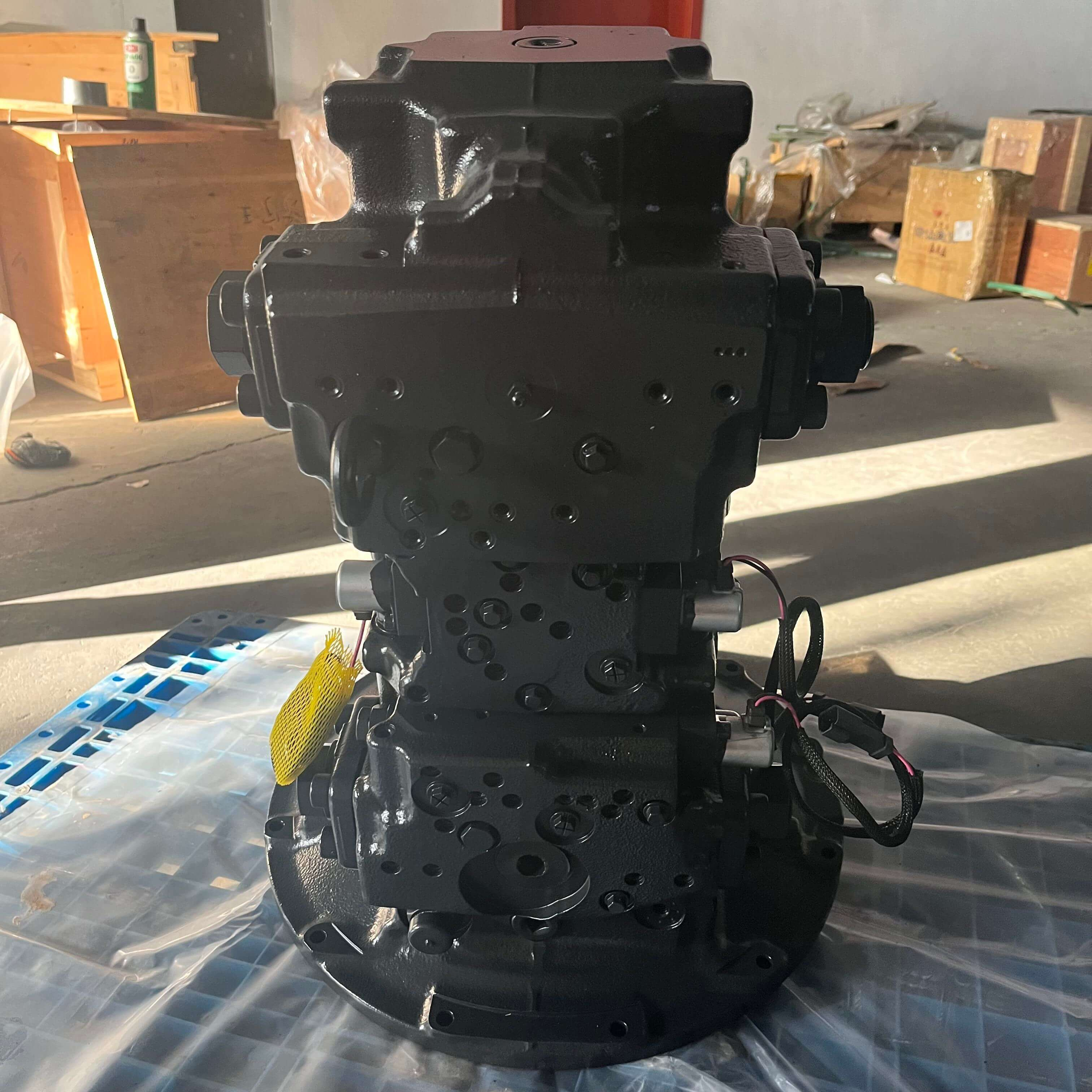 Hydraulic Pump 708-2L-00490 for Komatsu PC200-8 Excavator