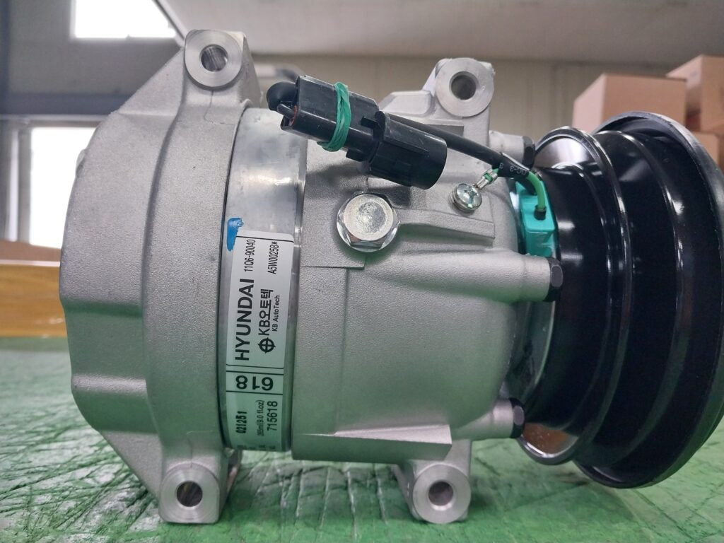 A/C Compressor 11Q6-90092 for Hyundai HW140A Wheeled Excavator 2