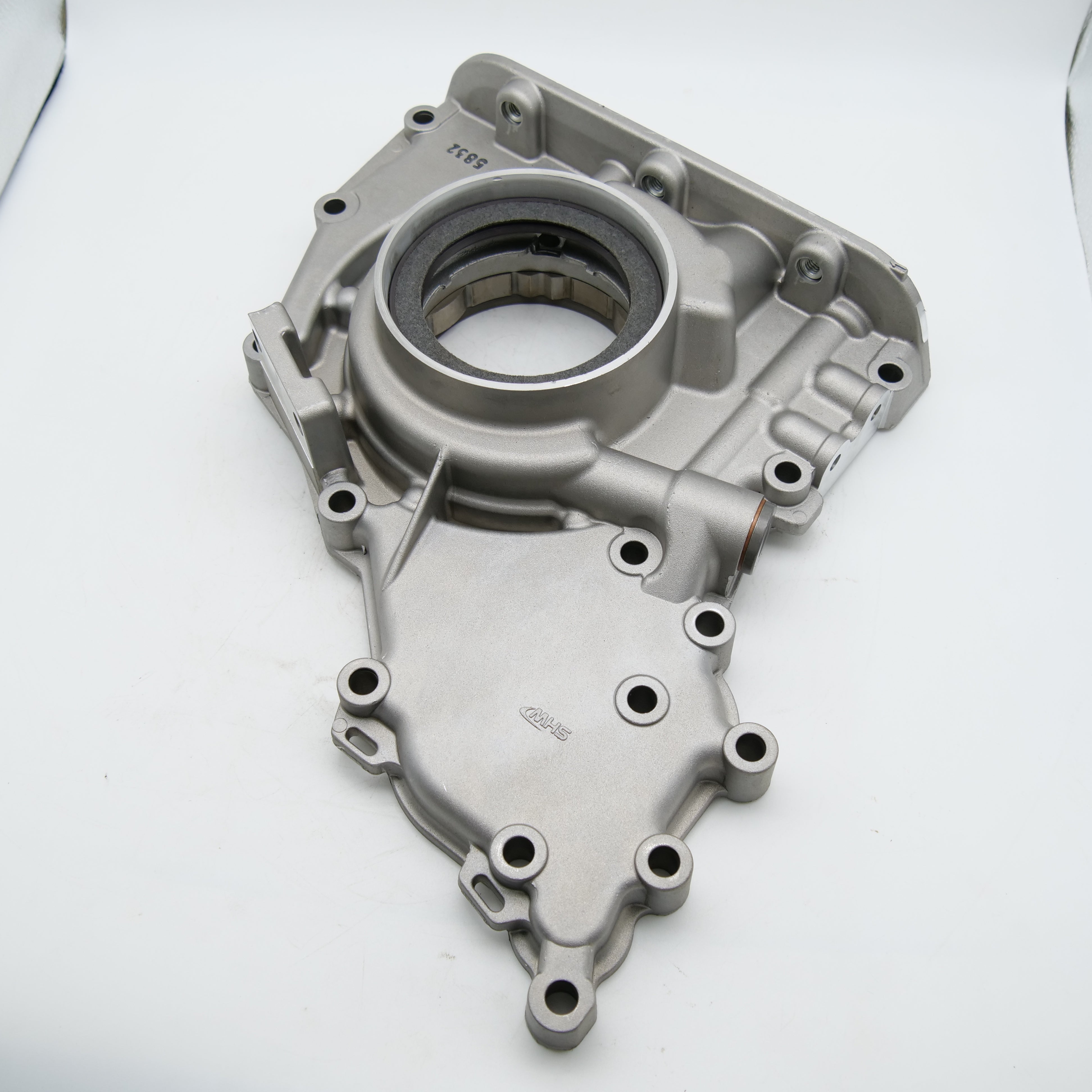 Front Cover Oil Pump VOE04515832 for Volvo D7E Engine