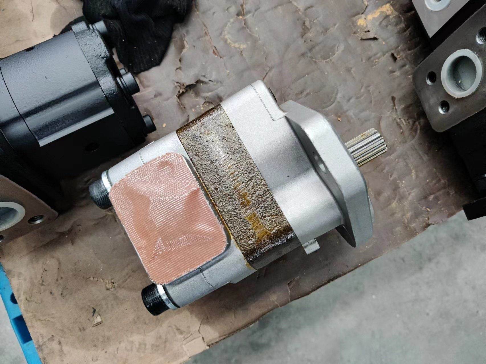 Hydraulic Gear Pump 234-60-65300 for Komatsu GD555-3A GD655-3A Motor Grader