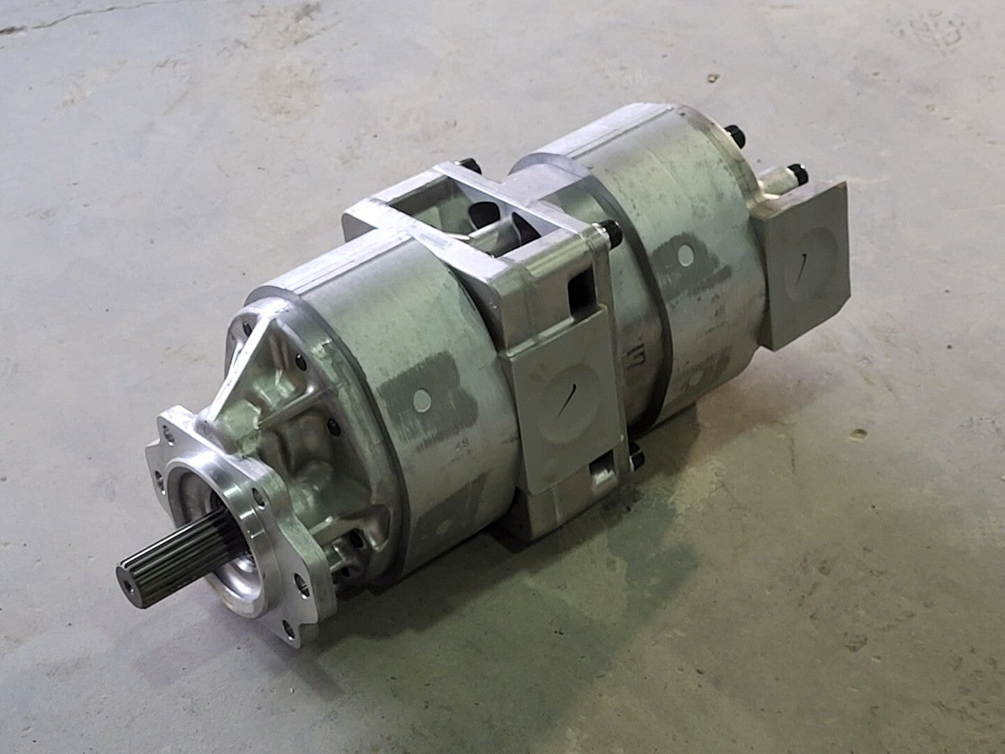Hydraulic Gear Pump 705-52-42090 for Komatsu HD785-3 HD785-5 Off-Highway Truck