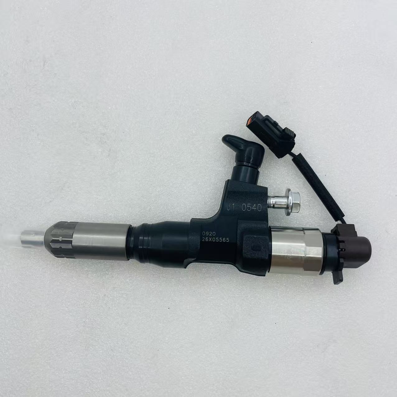Fuel injectors for kolbelco sk210-9 excavator JOE5 Engine  295050-0920