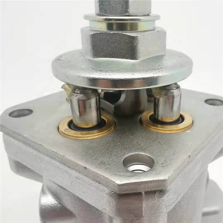 Joystick 9247135 9257577 Pilot Valve Yb60000571 for Hitachi excavator Zax120 Zax200 Zax240 Zax330